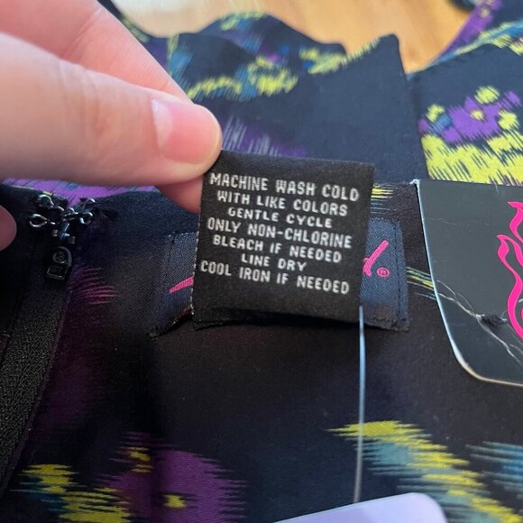 Vintage Torrid Size 26 4xl Black Purple Patterned Ruffle Pencil Skirt - Picture 5 of 6